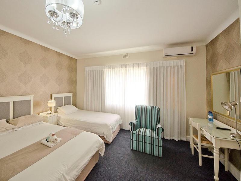 The Russel Hotel Knysna Exterior photo