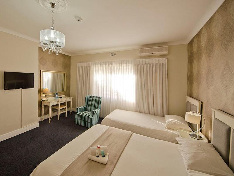 The Russel Hotel Knysna Exterior photo