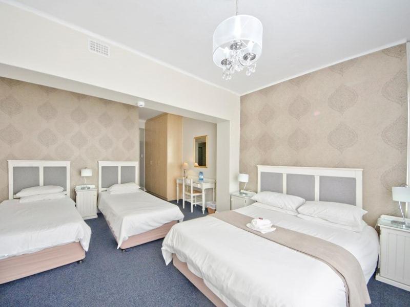 The Russel Hotel Knysna Exterior photo